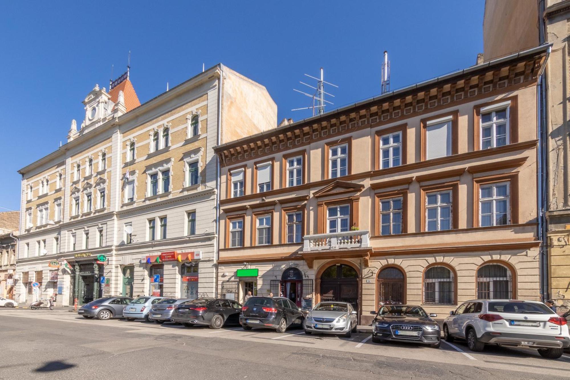 Apartmán Simona - Lovely In The Downtown . *